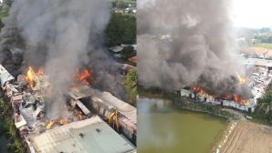 Hiện trường cháy lớn kho hàng gần khu dân cư ở Đồng Nai, mái nhà xưởng đổ sập sau nhiều tiếng nổ