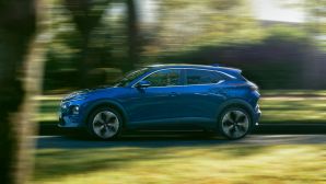 Giá xăng đồng loạt tăng mạnh, nhiều gia đình trẻ muốn xuống tiền sớm với VinFast VF 6