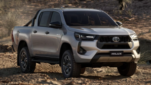 ‘Hắc mã’ Toyota Hilux bất ngờ vượt lên ‘đoạt ngôi’ của ‘ông vua bán tải’ Ford Ranger