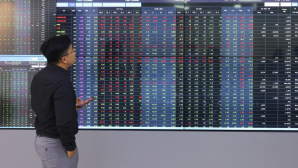 Phiên 12/3: VN-Index mất gần 19 điểm, Vinaconex ‘ngược dòng’ tăng trần phiên thứ ba