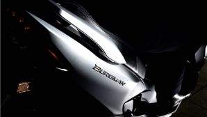 Suzuki chính thức ra mắt ‘huyền thoại xe ga’ mới chất hơn Honda SH: Đẳng cấp vượt thời gian, giá mềm