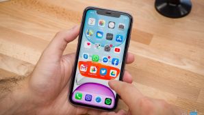 Đây là iPhone cũ rẻ nhất Việt Nam, màn LCD, camera kép, vẫn lên iOS 26, dùng cơ bản ngang iPhone 17e