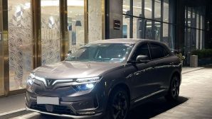 Khởi nghiệp ở tuổi 20 với VinFast VF 8, chủ xe khẳng định: Đây là quyết định đúng đắn nhất của tôi