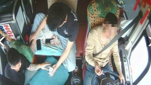 Danh tính tài xế và phụ xe đánh bạc trên ô tô khách chạy cao tốc Cầu Giẽ - Ninh Bình, đối diện hình phạt nào?