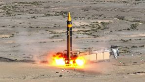 Iran tuyên bố triển khai vũ khí công nghệ mới nhắm vào Israel và Mỹ, giá dầu tăng mạnh