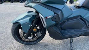 ‘Kỳ phùng địch thủ’ của Honda ADV 160 chính thức ra mắt với giá cạnh tranh, có ABS và TCS như SH