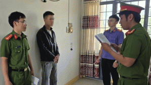 Diễn biến mới gã đàn ông quán karaoke dùng chìa khóa đấm mạnh vào đầu khiến nạn nhân thương tổn 62%