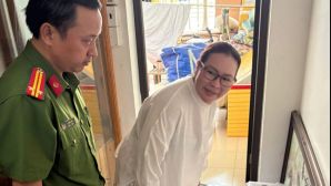 Cận cảnh căn nhà của vợ cố NS Quý Bình  bị bắt vì bị tố lừa đảo 131 tỷ: Công an phát hiện loạt chứng cứ 'khó chối cãi'