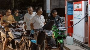 Một nước láng giềng Việt Nam chỉ còn xăng dầu đủ dùng trong 25 ngày: Nguy cơ thiếu nhiên liệu khi giá dầu vượt mốc