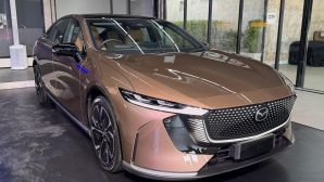 Mazda chính thức ra mắt mẫu sedan hạng D điện cực đẹp giá 818 triệu đồng: Khắc chế cứng Toyota Camry