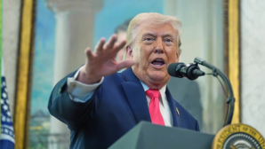 Ông Trump tiếp tục gây sức ép, dọa tấn công nhà máy điện của Iran