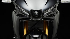 Yamaha chính thức ra mắt xe côn tay ‘át chủ bài’ mới giá cực mềm: Có phanh ABS 2 kênh, màn hình LCD