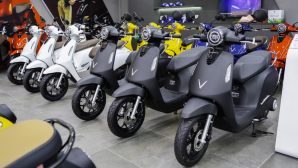 Bảng giá xe máy điện VinFast tháng 4/2026 chỉ từ 13,9 triệu, kèm ưu đãi lên tới 13%