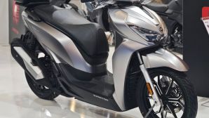 ‘Kẻ xé vé’ Honda SH chính thức ra mắt giá 113 triệu đồng: Thiết kế đỉnh hơn SH 350i, rẻ như SH 160i
