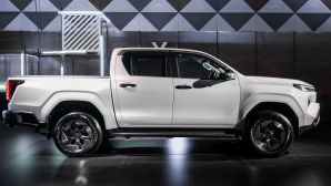 Toyota chính thức ra mắt ‘vua bán tải’ mới 'chơi tới bến' Ford Ranger và Mitsubishi Triton, giá mềm