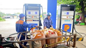 Cảnh báo tình trạng ‘hút’ xăng dầu sang nước láng giềng: Bộ Công thương ra lệnh tổng kiểm tra khẩn
