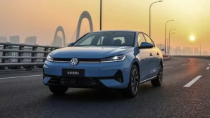 Thật không thể tin nổi: Sedan nhà Volkswagen chỉ 305 triệu, rẻ hơn Morning và i10, đẹp như Camry