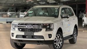 Ford Everest phiên bản mới 'đổ bộ' Việt Nam: ‘Cứu cánh’ cho khách Việt khi giá dầu cao ngất ngưởng