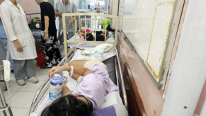 TP HCM: Loạt học sinh nhập viện nghi ngộ độc, trường cấp tốc tạm dừng bán trú, nhà trường nói gì? 