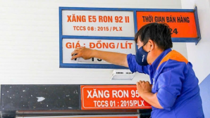 Tại sao một số kỳ điều hành giá xăng dầu diễn ra lúc nửa đêm? Bộ Công thương lên tiếng