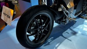 Giá xăng dầu không còn là nỗi lo: Honda chính thức ra mắt xe máy điện đẹp long lanh, trang bị xịn sò