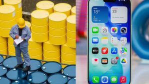 Giá dầu thế giới hôm nay 13/4: Giá dầu tăng gần 10%, vượt ngưỡng 100 USD/thùng, ảnh hưởng đến giá iPhone 17 thế nào?