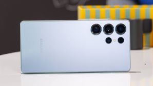 Giá xăng RON 95, giá xăng E5 RON 92 hôm nay 13/4 vẫn giảm kỷ lục, Galaxy S25 Ultra cũng rẻ dễ mua