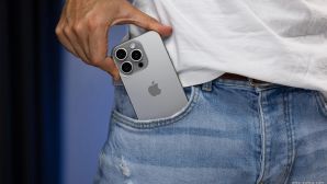 Đây là iPhone Pro khung Titan đập hộp mới giá rẻ nhất Việt Nam, phần cứng xịn hơn iPhone 17 Pro Max