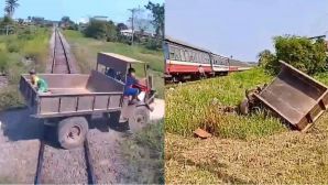 3 ông cháu thương vong sau khi vượt đường sắt bằng công nông, camera ghi lại cảnh xe văng chục mét