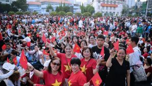 Lịch nghỉ lễ và phương án hoán đổi tiếp tục gây tranh luận, đề xuất cơ chế tự động được đặt ra