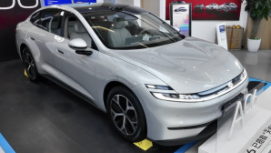 Sedan điện giá rẻ 420 triệu ‘đối đầu’ Toyota Camry: Sạc siêu nhanh, lời giải cho bài toán xăng dầu