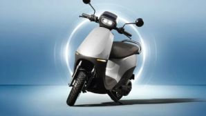 Tin xe trưa 14/4: ‘Cơn ác mộng của Honda Vision’ ra mắt, sức mạnh ăn đứt SH Mode, giá 31 triệu đồng