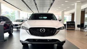 Giá xăng dầu chiều nay 15/4: Mazda CX-5 sắp có bản mới giá rẻ 699 triệu đồng, 'chơi sát ván' xe điện