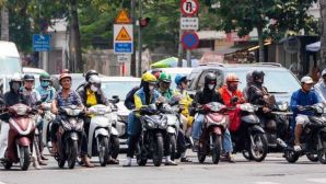 Dự báo thời tiết hôm nay 15/4: Nắng nóng diện rộng, hé lộ thời điểm không khí lạnh yếu tràn về, cảnh báo dông lốc