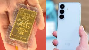 Giá vàng chiều hôm nay 16/4: Tiếp đà giảm mạnh, rơi thẳng đứng 1,5 triệu đồng/lượng, giá bán Galaxy S26 cũng giảm theo