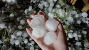 Dông lốc, mưa đá tại Lào Cai gây thiệt hại hơn 30 tỉ đồng, cơ quan chức năng cảnh báo nguy cơ mưa dông tiếp diễn