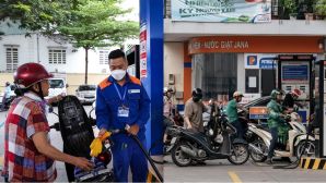 Giá xăng dầu hôm nay 16/4: Lý do điều chỉnh vào đúng 0h00, giá xăng RON 95, Diesel gây bất ngờ