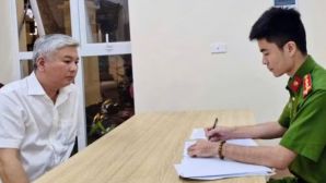 Va chạm giao thông biến thành ẩu đả: Tài xế ô tô hành hung người giữa đường Hà Nội đã bị bắt giữ