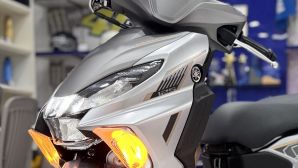 Giá xăng dầu trưa nay 19/4: RON 95 'rẻ như cho', Yamaha lập tức mở bán xe máy mới ‘ăn xăng như ngửi’