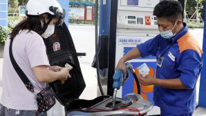 Giá xăng dầu sáng nay 20/4: RON 92, RON 95 rẻ như 'bèo', bảng giá đầy bình xe máy Honda tại Việt Nam