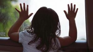 Người cha bỏ quên con gái 2 tuổi đến tử vong trên xe ở Nghệ An có bị xử lý hình sự?