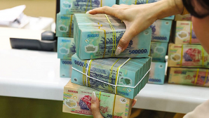 30 ngân hàng đồng loạt giảm lãi suất tiết kiệm, mặt bằng lãi suất thay đổi ra sao?