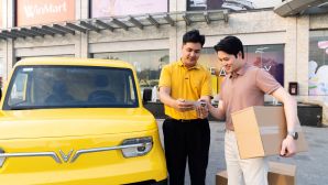 Từ xe máy lên ô tô điện: Vì sao tiểu thương phố thị chuyển sang VinFast EC Van?