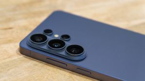 Giá xăng hôm nay 21/4: Xăng RON 95 và RON 92 tăng nhẹ, giá dầu thế giới tăng mạnh, điện thoại Samsung giảm tằng tằng