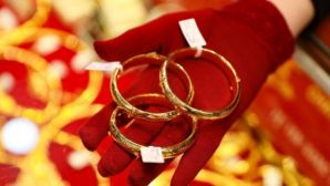 Giá vàng hôm nay 22/4: Bảng giá vàng miếng SJC vàng nhẫn 9999 'quay xe' giảm lại tăng chỉ trong vài giờ