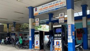 Giá xăng dầu tối 22/4 chạm mốc mới ‘rẻ như rau’, giá lăn bánh Tucson giảm sâu đè bẹp cả Mazda CX-5