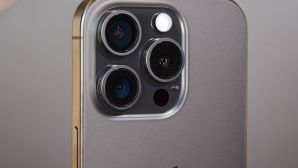 iPhone 15 Pro khung titan rẻ nhất Việt Nam, đe nẹt Galaxy S26 Ultra, hấp dẫn hơn iPhone 17e