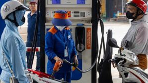 Tin nóng giá xăng dầu trưa 22/4: Dầu diesel giảm giá cực mạnh, xăng RON 92 và RON 95 ‘bán như biếu’