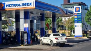 Giá xăng dầu trưa nay 23/4: Dầu diesel, xăng RON 92 và RON 95 'rẻ như rau', giá đầy bình ô tô Mazda