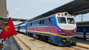 Tin vui cho người đi tàu dịp lễ 30/4 - 1/5: Vé tàu tiếp tục giảm từ 23/4, có chặng giảm tới 35%